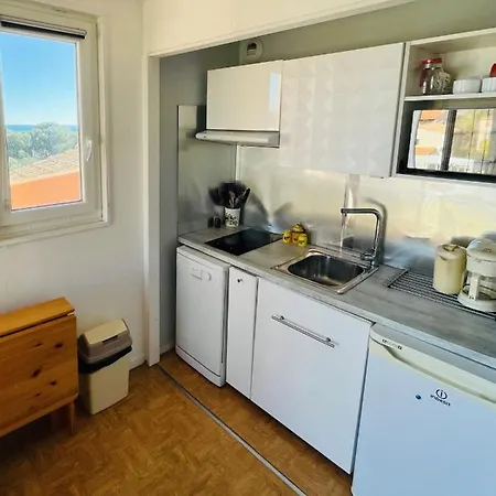 Bright Studio With Balcony 400m From The Beach
