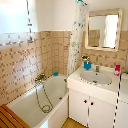 Bright Studio With Balcony 400m From The Beach *