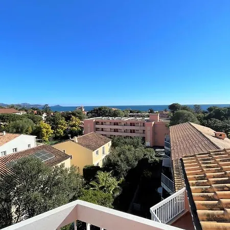 Bright Studio With Balcony 400m From The Beach *
