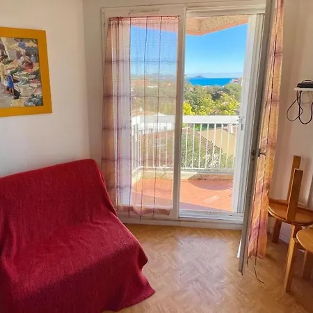 Bright Studio With Balcony 400m From The Beach Apartment